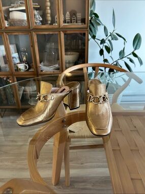 Uterqüe Gold Chain-Accent Women's Mules Metallic Block Heel